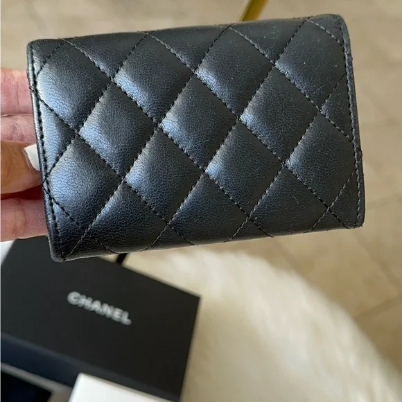 Auth Chanel Classic Flap Card Holder EUC comes w everything. Gift Ready! 🎁 - Picture 4 of 16
